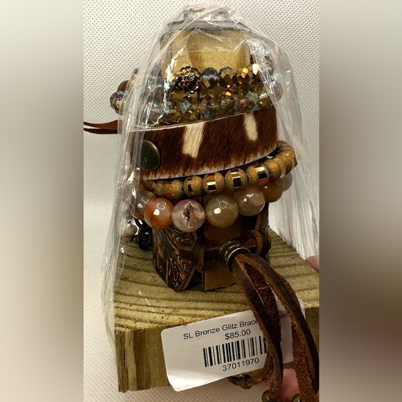 $140 ⭐️ NEW Sandra Ling Leather & Stretch Bead Bracelet Set Stack w Tower Stand - Picture 7 of 8